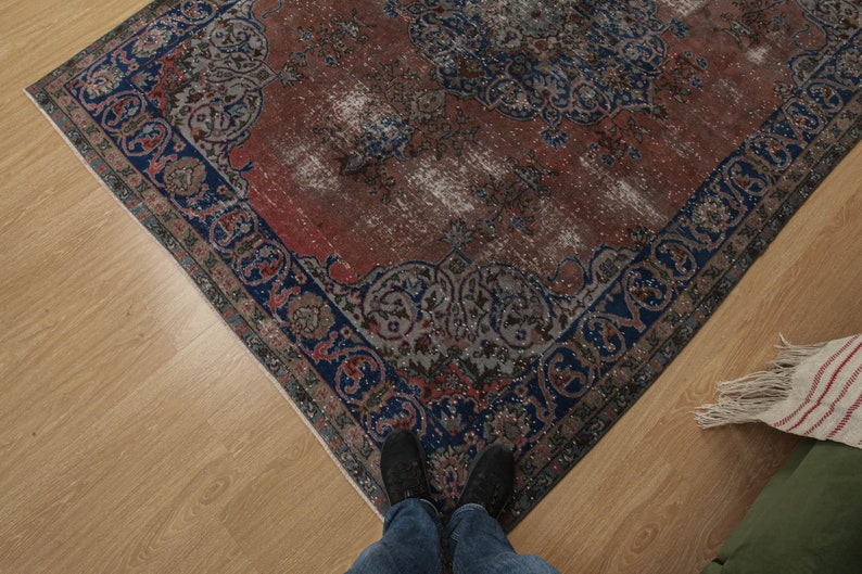 7x9 70's vintage rug, handmade rug, bedroom rug, 6'7 X 9'2 retro red rug, D64N4872 image 2