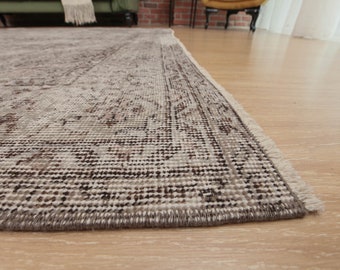 faded vintage living room carpet, 6'9" X 9'11" boho Turkish area rug, D79N7150