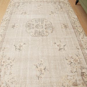 7x10 floral bedroom rug, living room rug, 6&#39;9&quot; X 9&#39;10&quot;  wool area rug  D124N8674