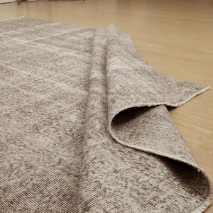 7x9 faded bedroom rug,  woven bed plan rug, 6&#39;8&quot; X 9&#39;5&quot;  living room rug, D131N8914