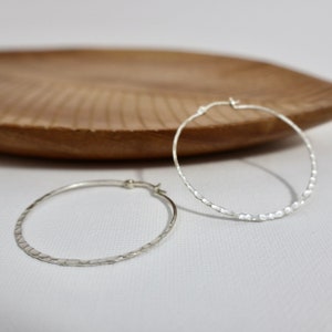 Silver Hammered Hoop Earrings • Textured Silver Hoops • Modern Boho Hoop Earrings • Delicate Silver Hammered Earrings • Minimalist Hoops