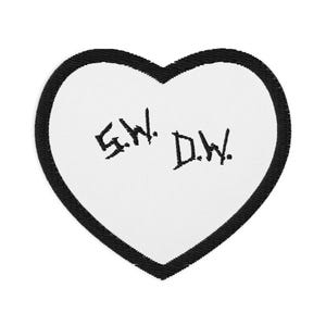 S.W och D.W. - Broderade märke