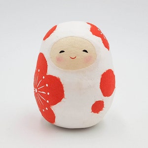 Kokeshi doll in white and red painted paper mache, flowery figurine Japan handmade artisanal decoration