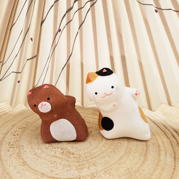 Figurine porte-bonheur Chat et Ours cache-cache en tissu japonais Chirimen, fait main artisanal au Japon