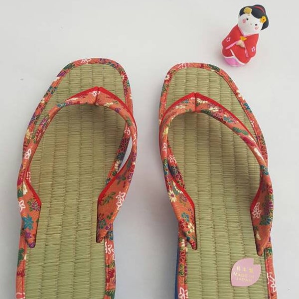 Women's Japanese Zori sandals with floral pattern Salmon pink