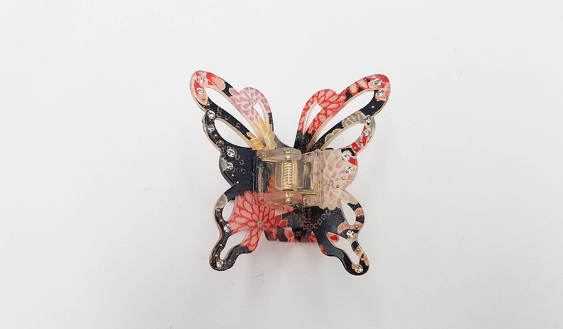 Japanese butterfly-shaped alligator clip with chirimen fabric and resin Black