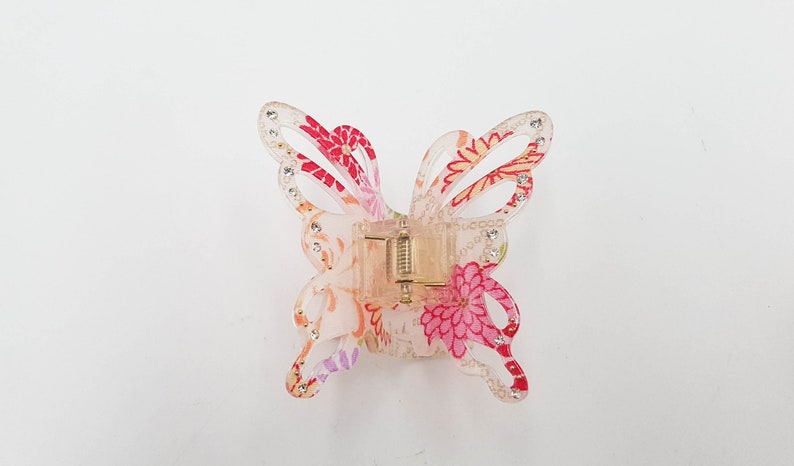 Japanese butterfly-shaped alligator clip with chirimen fabric and resin Pink