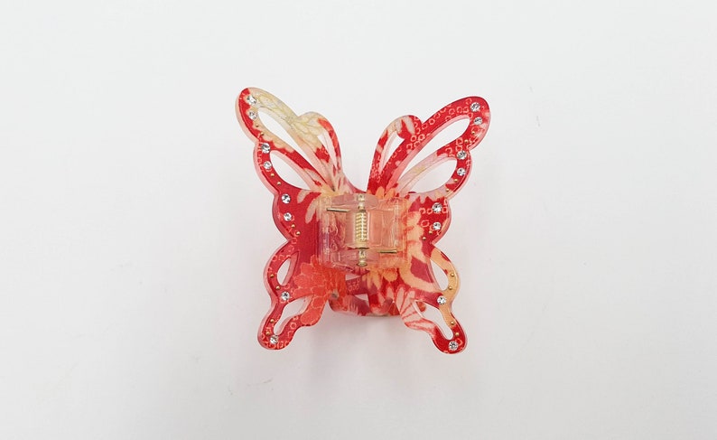 Japanese butterfly-shaped alligator clip with chirimen fabric and resin Red