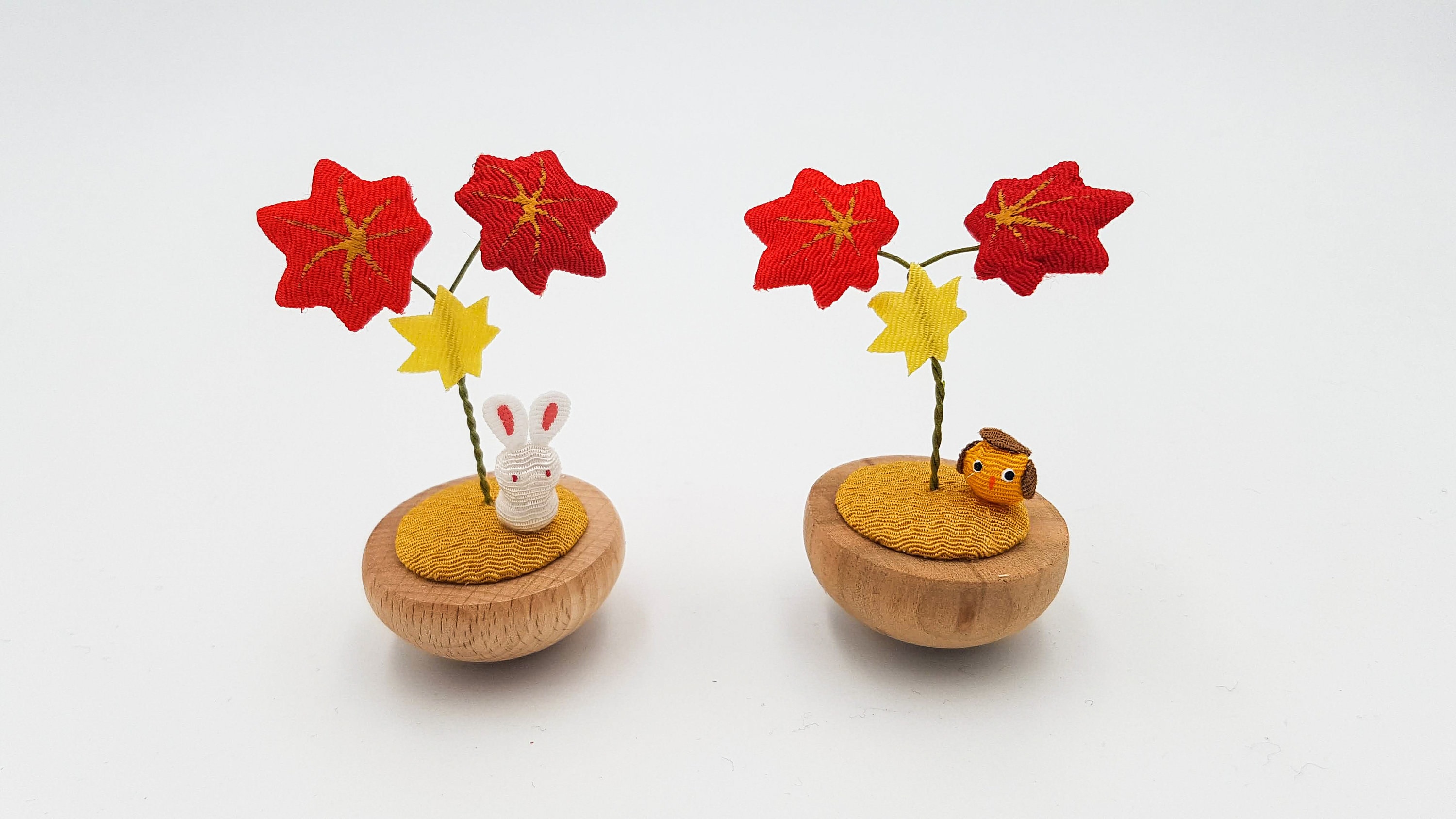 Achat Figurine porte-bonheur japonais en bois et tissu chirimen animaux et  feuilles momiji érable en gros