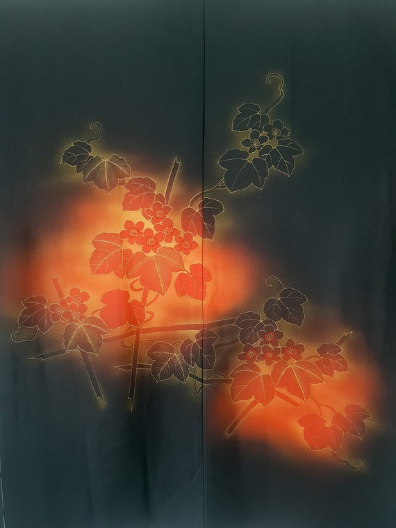 Veste Kimono Haori noir femme motif fleurs rouges,