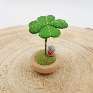 Figurine porte-bonheur japonais trèfle et animaux en bois et tissu chirimen image 6