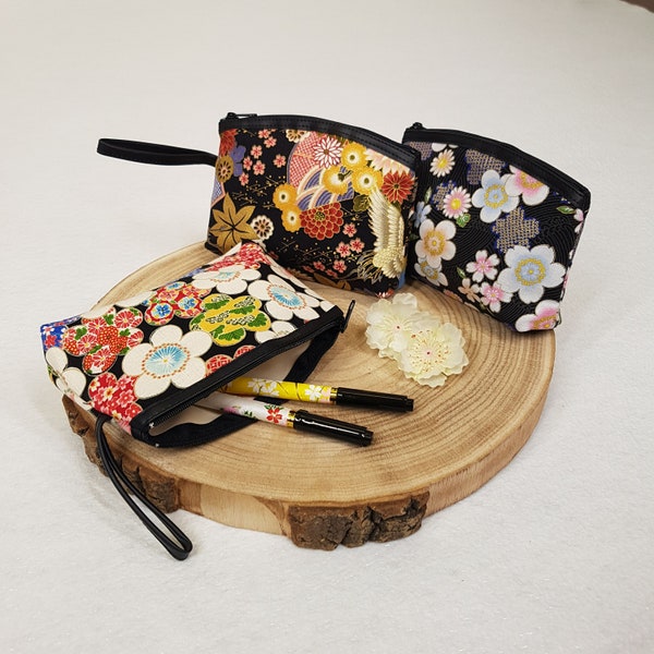 Trousse pochette japonaise Noir 100% coton simili cuir et motif floral, pochette à fermeture éclair made in Japan