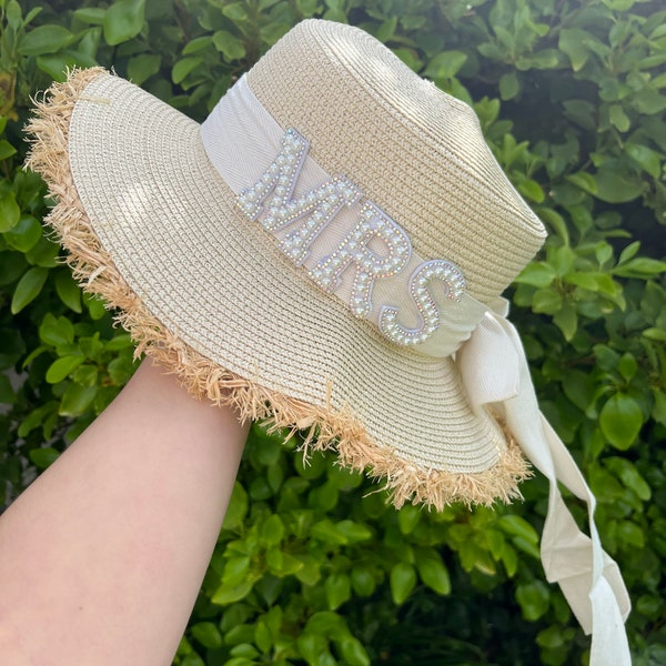 Personalised MRS straw hat. Personalised beach hat. Any wording. Hen party honeymoon gift wedding hat bride initials