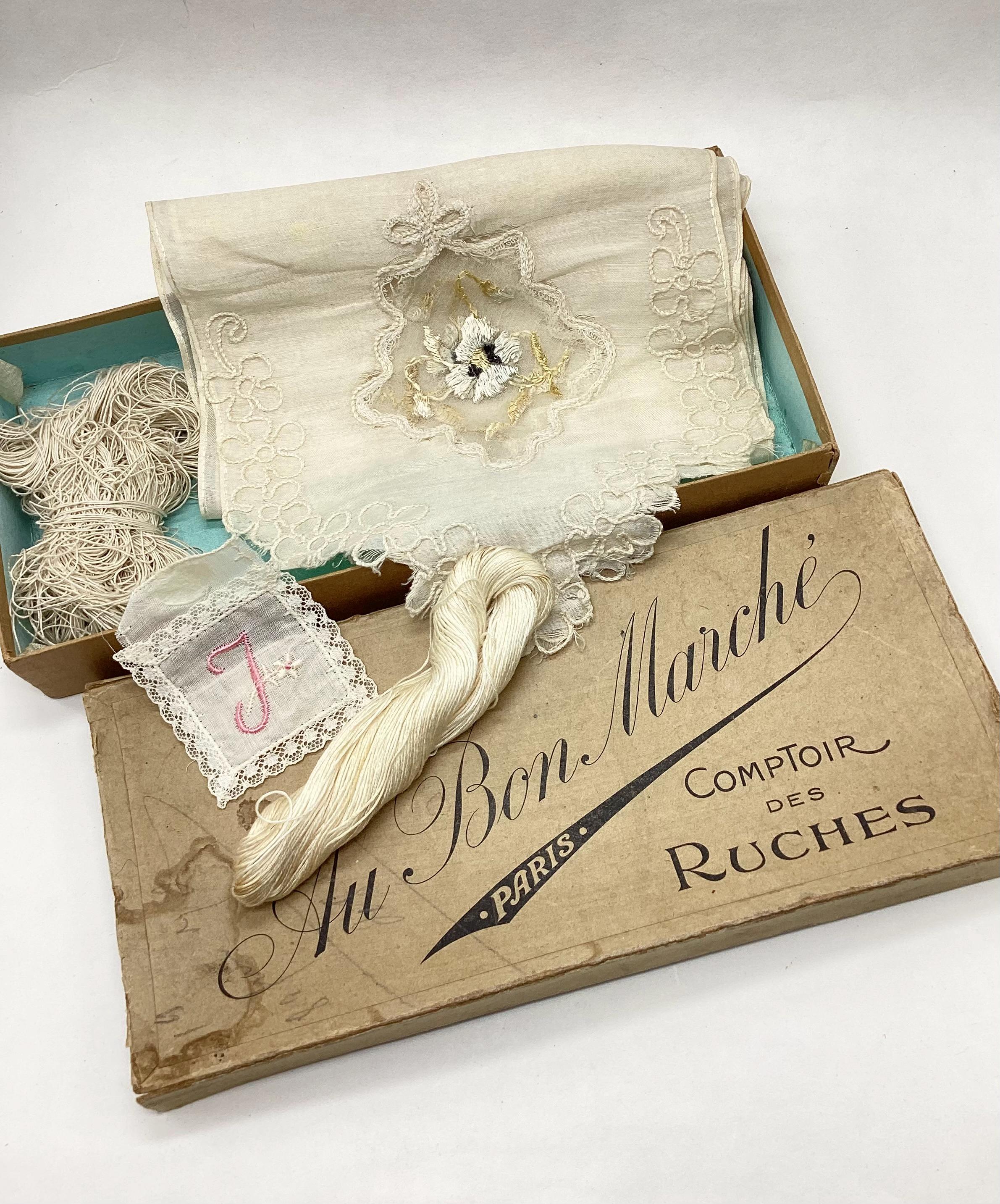 フランスアンティーフェザーマフ　オー ボンマルシェ ボックス入り1890 年 Au Bon Marche Box - Etsy