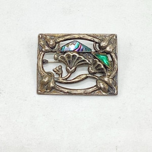Art Nouveau Pin or Brooch with Flower Details and Mother-of-Pearl Accents
