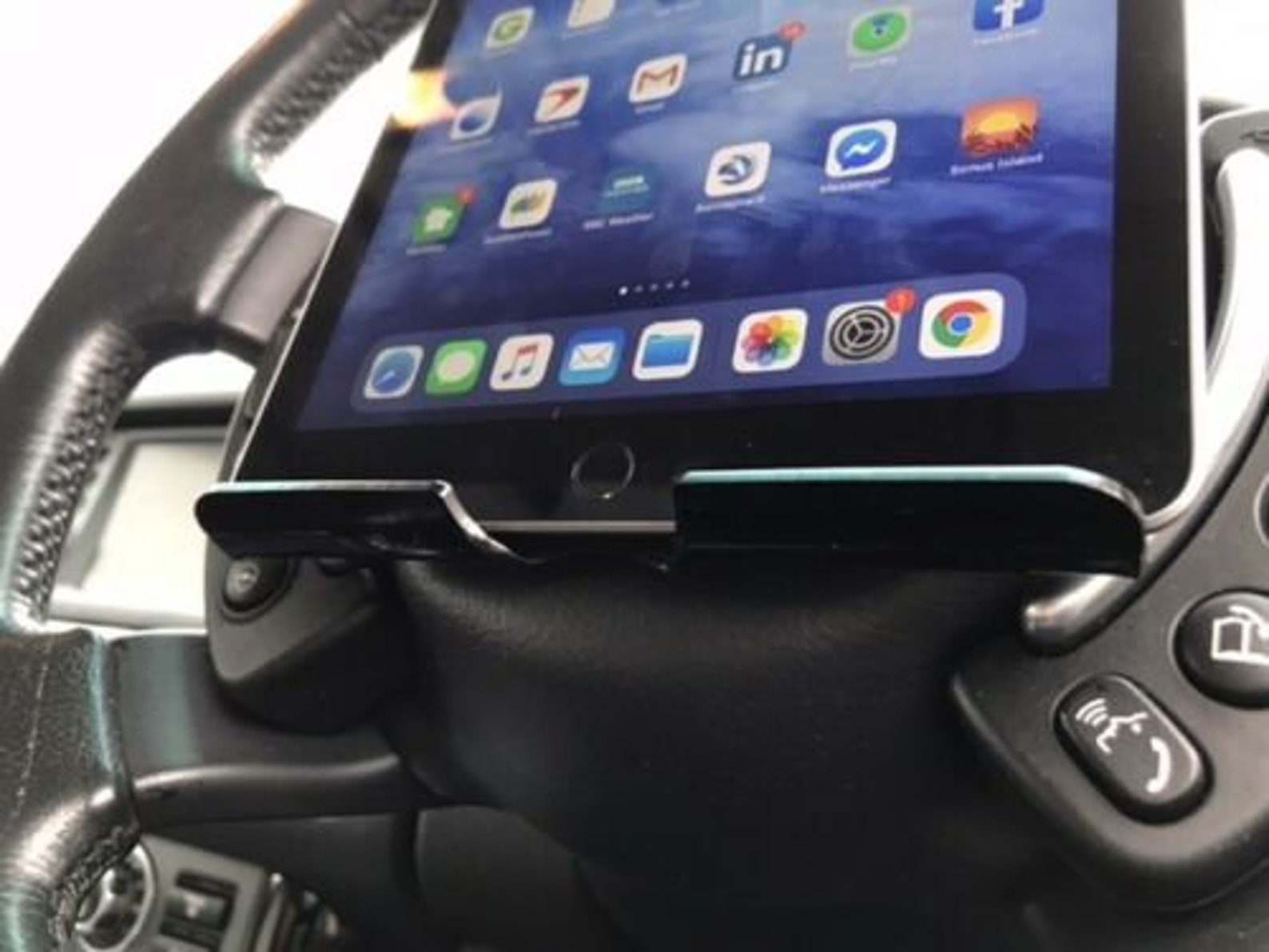 IPad Stand Car Steering Wheel Universal I Pad/ Tablet Holdercar