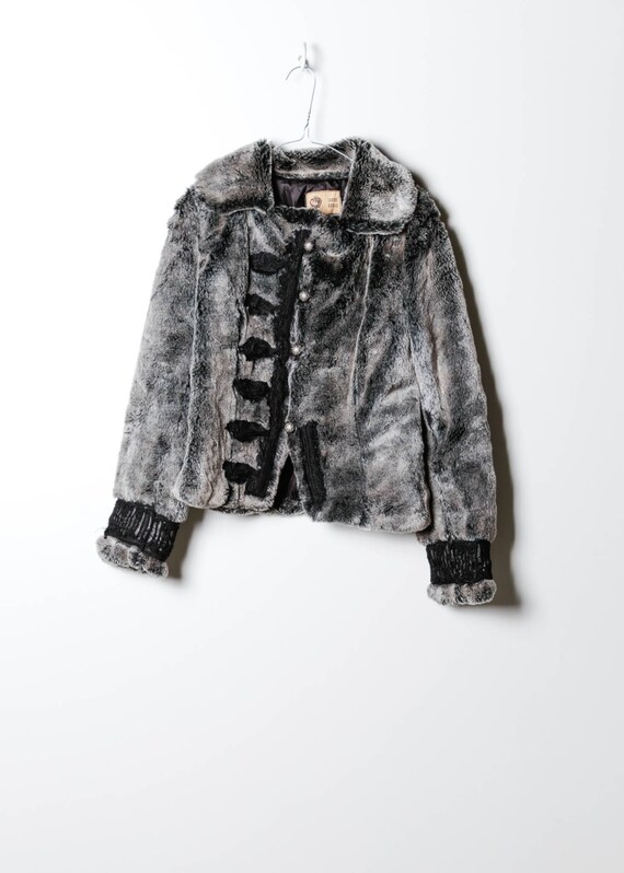 Vintage Women's Fake Fur Coat in Grey