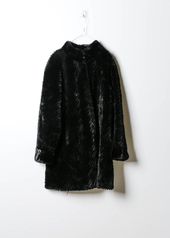 Vintage Women's Fake Fur Coat in Black