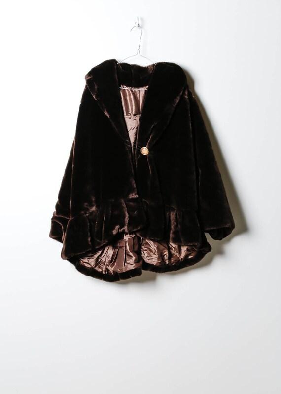 Vintage Women's Fake Fur Coat in Brown