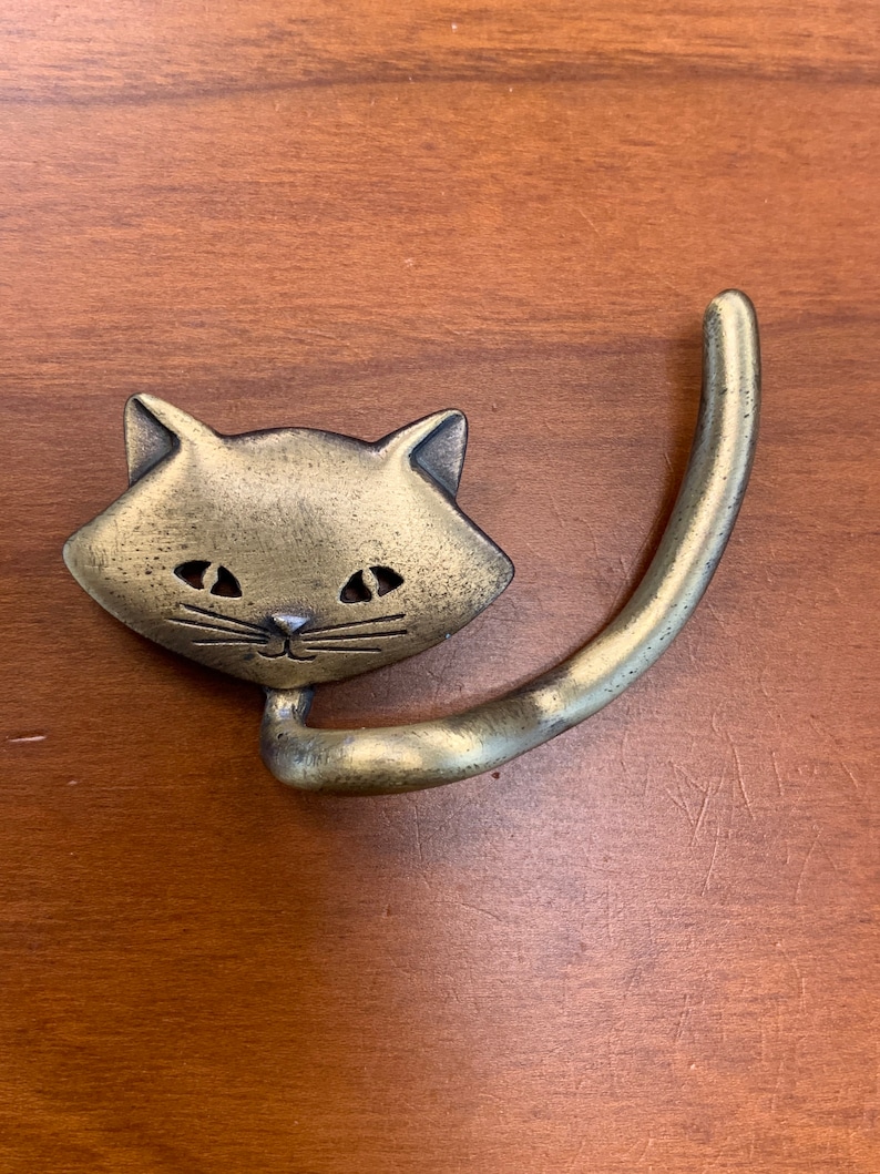 Cat Tail Brooch signed JJ 1980\u2019s Minimalist