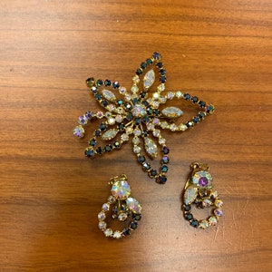 Brooch Shooting Star Aurora Borealis Rhinestones Austria matching Earrings clip 1950