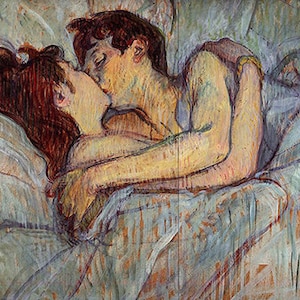 Op de afbeelding: Een schilderij van een stel dat elkaar omhelst in bed. De vrouw heeft lang rood haar en ligt op haar rug met haar hoofd naar de zijkant gedraaid. De man ligt op haar, met zijn arm om haar middel. Het schilderij is gemaakt in een losse, impressionistische stijl, met zichtbare penseelstreken. De kleuren zijn gedempt en aards, met tinten blauw, groen en bruin die de compositie domineren.