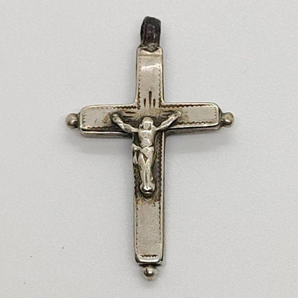 Reliquaire en argent antique en forme de croix pectorale du XVIIIe siècle d'Espagne