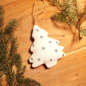 Christmas tree made of fabric, handmade Christmas decorations, white star Christmas decoration, souvenir, Advent fir tree, unique Christmas tree pendant