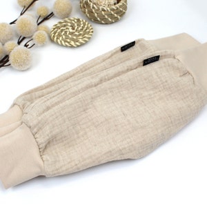 GOTS Zertifizierte Beige Leinen-Baumwoll Pumphose für Kinder Umweltfreundliche Babyhose von AnnaKarinnaKids Bild 3