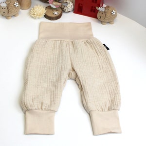 GOTS Zertifizierte Beige Leinen-Baumwoll Pumphose für Kinder Umweltfreundliche Babyhose von AnnaKarinnaKids Bild 4