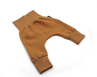 Biologische wijde mousseline broek voor kinderen en baby's | Ademend babyzomerbroekje - Camelkleur