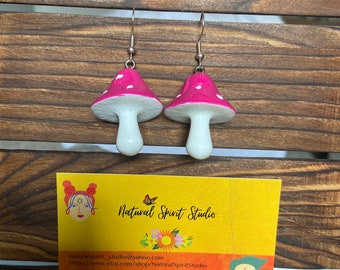 Pendientes de seta magenta hechos a mano