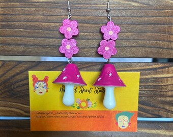 Pendientes artesanales de flor magenta y setas