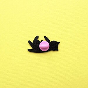 Spilla gatto Spille smaltate Spilla gatto Spille carine Cat lady Cute cat Kitty pin Gattino Kitten pin Regalo per gattare Gatto nero immagine 6