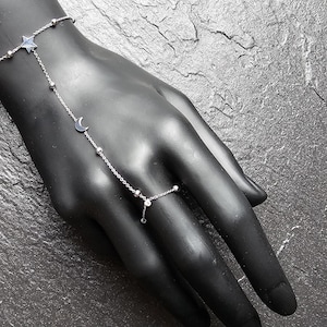 MAGIC AT HANDS Delicate hand necklace / bracelet / arm jewelry, adjustable size with small moon and star