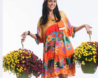 Vestido túnica floral pintado a mano: minivestido bohemio reciclado