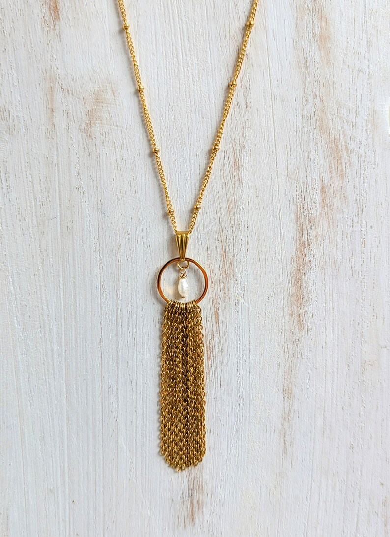 Collier sautoir long à pendentif doré et perle naturelle Osaka image 3