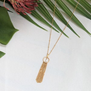 Collier sautoir long à pendentif doré et perle naturelle Osaka image 2