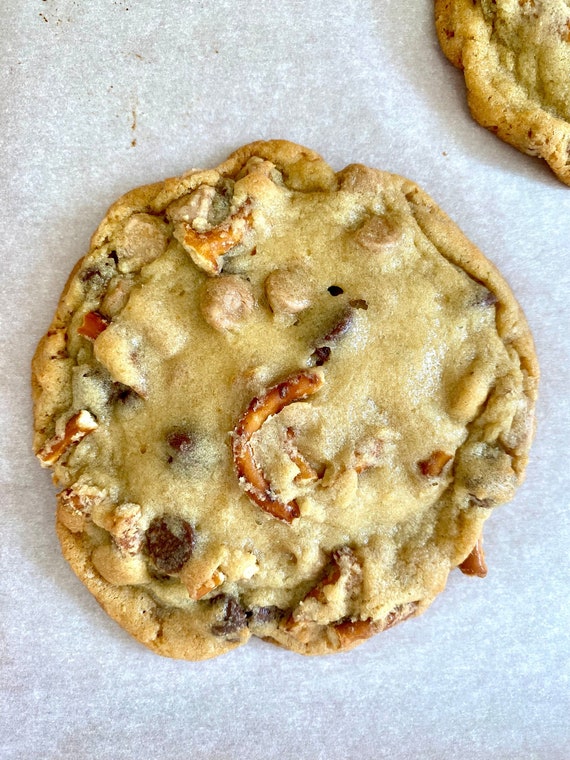 Cinnamon Sugar White Chocolate Caramel Pretzel Cookies