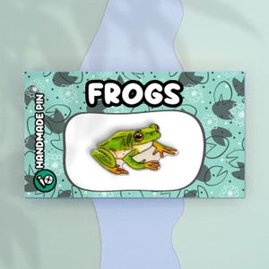 Green Tree Frog Lapel Pin
