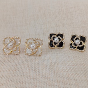 Chanel like deals earrings