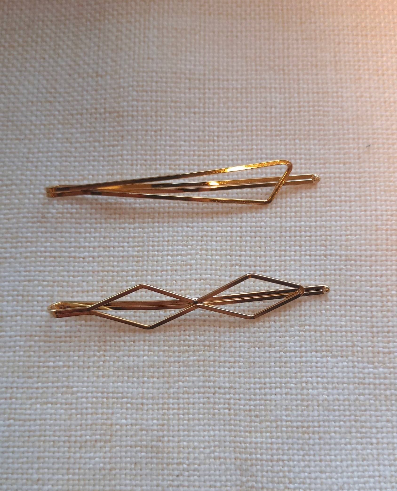Vintage Style Minimalist Gold Metallic 2 Piece Hair Clip 2 pc Gold Chain Hair Clips – The Stylish Daisy main image 2