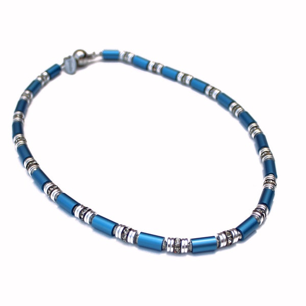 Classic: Blue, Silver & Glitter with Magnetic Closure - Jeans Blue Aluminum Chain Necklace Necklace Necklace Rhinestone Silver Bicolor Descadero Bijoux