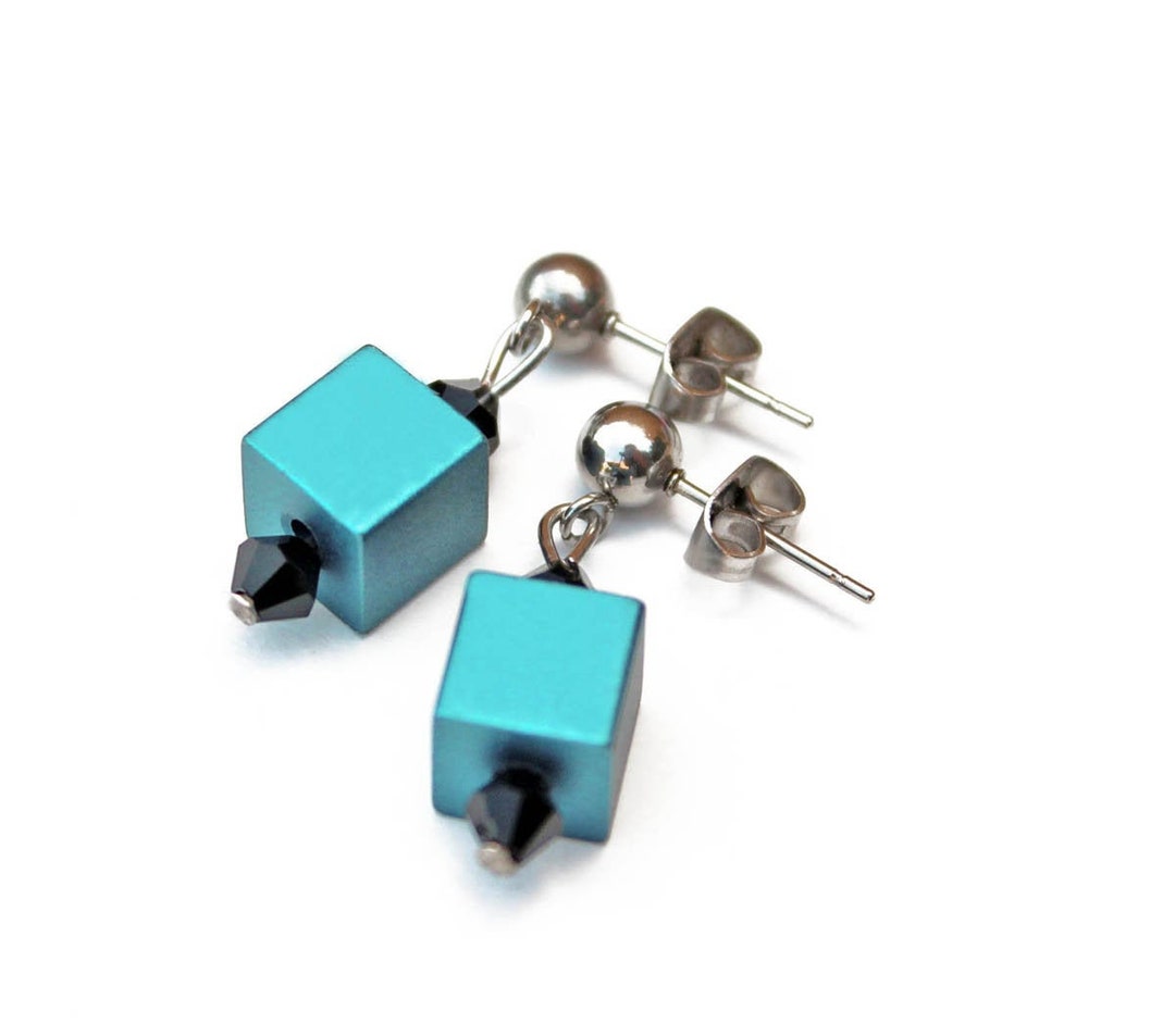 Fly Style Malteserkreuz Ohrstecker Aus 316L Edelstahl – Hypoallergen, In Silber, Schwarz Oder Gold