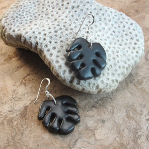 Black monstera leaf earrings with silver, Tropical dangle earrings, Tropical leaf jewelry, Nature lover gift, Botanical earrings