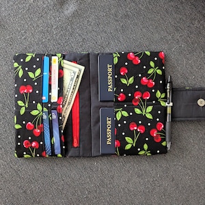 Cartera de viaje familiar y porta pasaporte - Hecha a mano - Capacidad para 4 pasaportes - Múltiples diseños