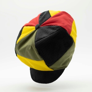 Rasta pet, corduroy en katoenen onderdeel met een deconstructed effect voor dreadlocks.