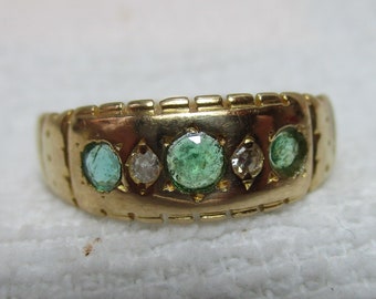 Antique 18ct Solid Gold 5-Stone Diamond + Emerald Gemstone Ring{3.3 Grams}