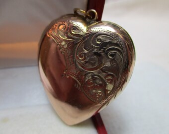 Antique 9ct Rose Gold 'Heart Shaped' Foliate Engraved Locket Pendant{6.1 Grams}