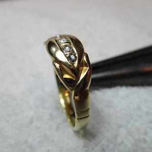 Antique 18ct Solid Gold 5-Stone Diamond Gemstone Ring3.1 Grams image 9